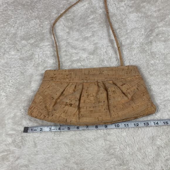 Unbranded pleated cork shoulder bag, converts to clutch - Picture 8 of 9